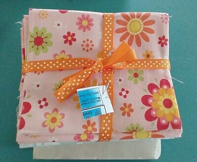 7 Fat Quarter Bundle 0643